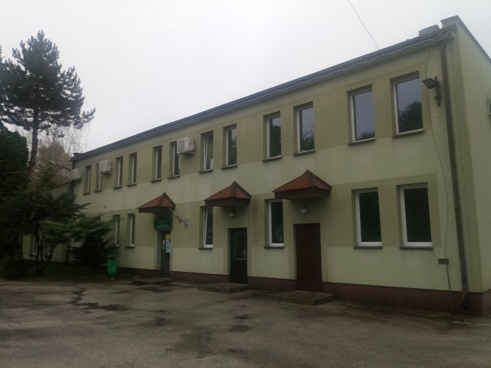 Budynek administracyjny Zrecze Duże 1A